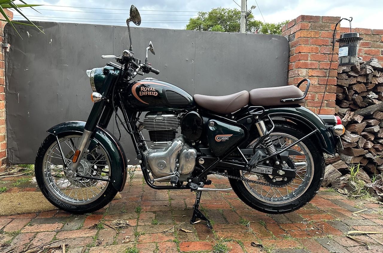 Classic 350 Halcyon Black